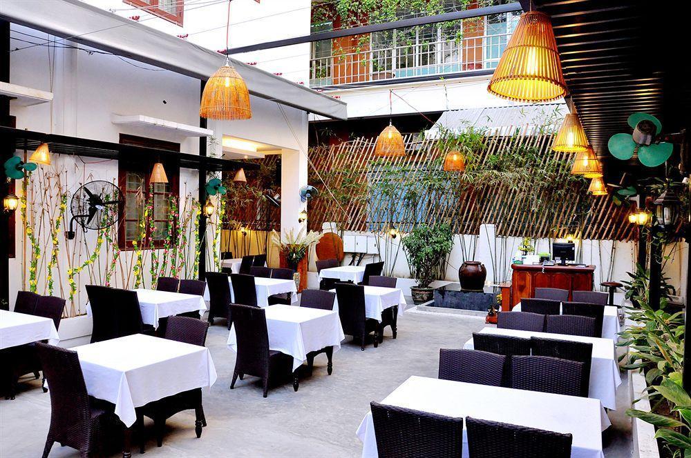 Oyo 381 Tuyet Mai Hotel ニャチャン エクステリア 写真