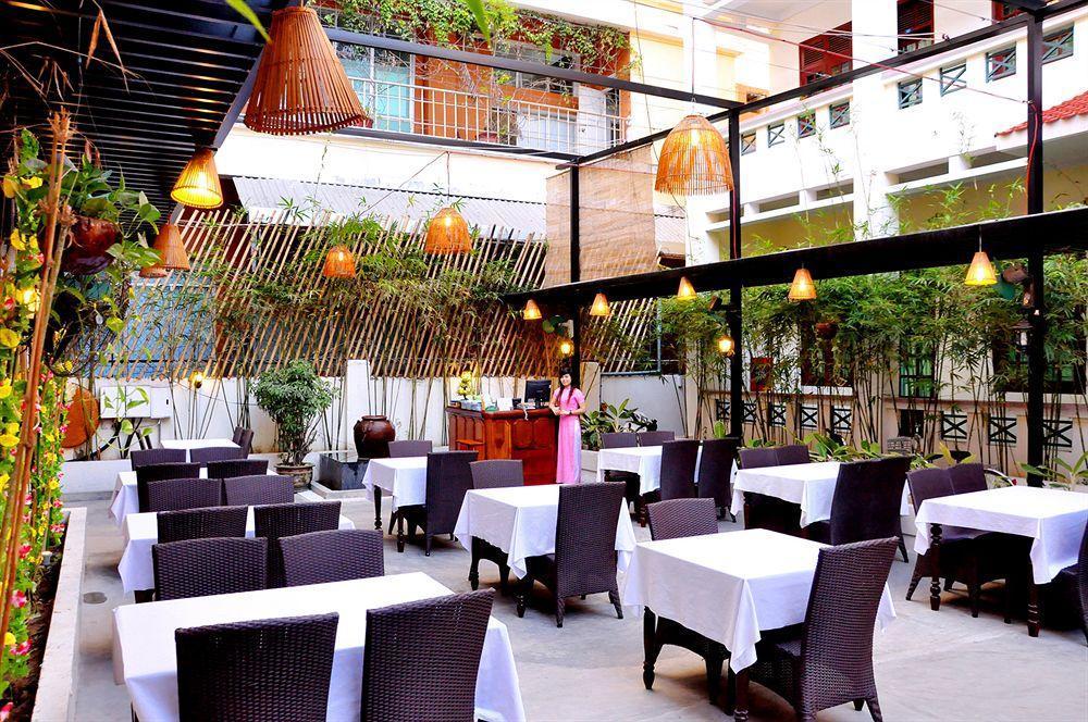 Oyo 381 Tuyet Mai Hotel ニャチャン エクステリア 写真