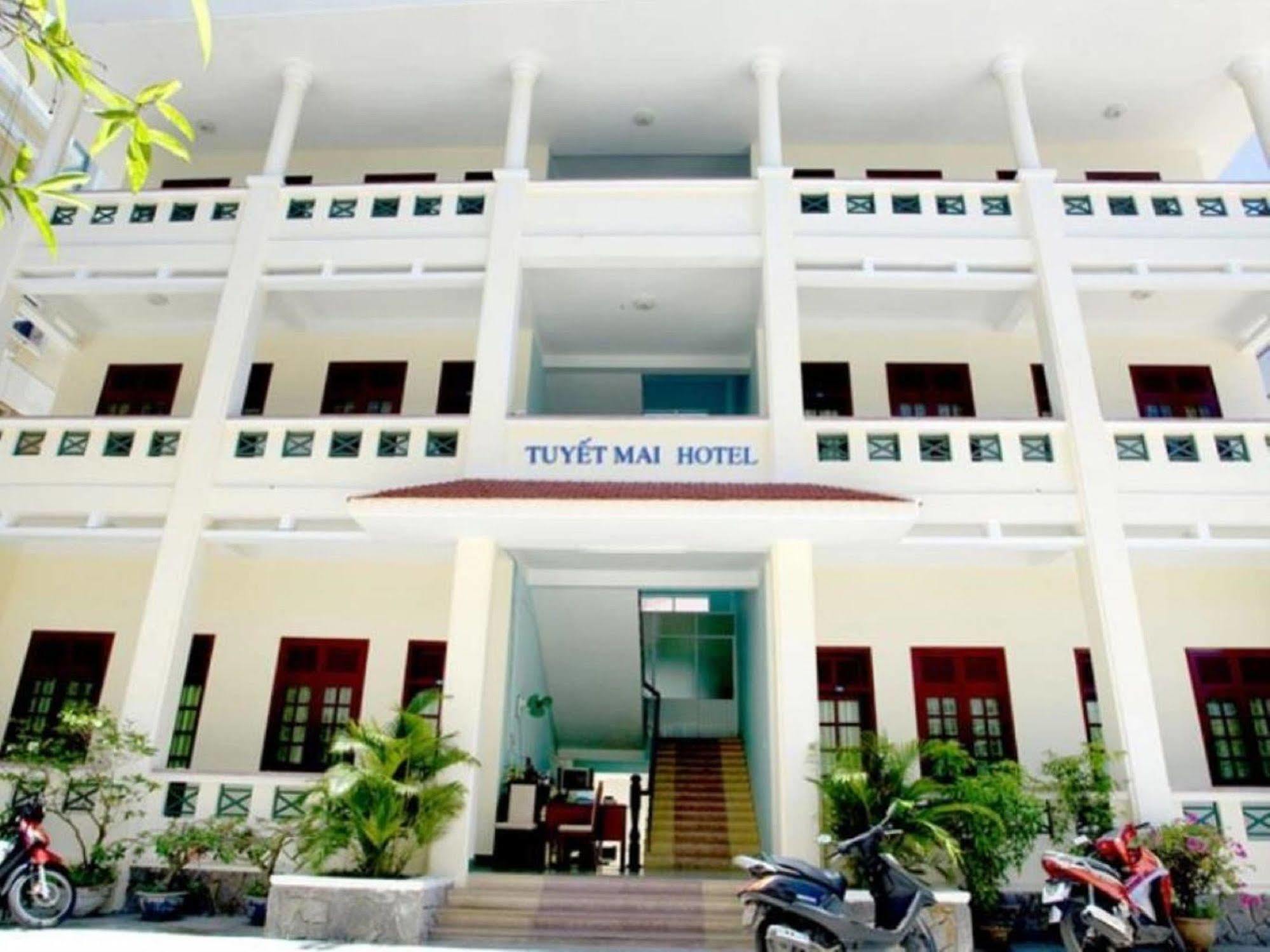 Oyo 381 Tuyet Mai Hotel ニャチャン エクステリア 写真