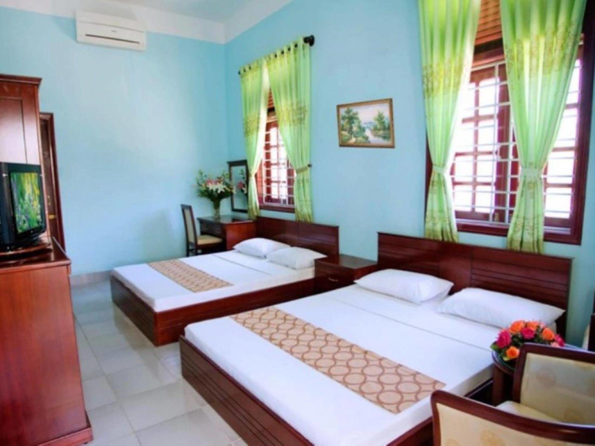 Oyo 381 Tuyet Mai Hotel ニャチャン エクステリア 写真