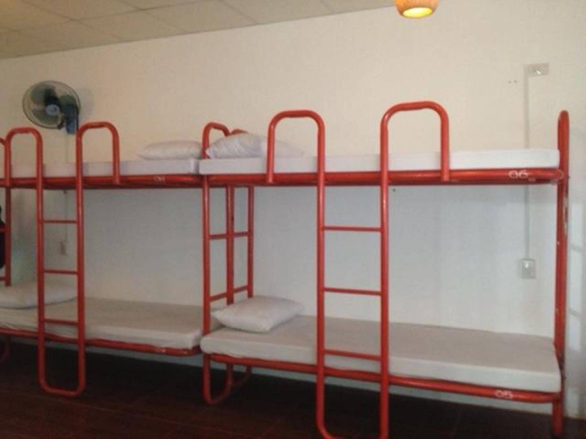 Oyo 381 Tuyet Mai Hotel ニャチャン エクステリア 写真