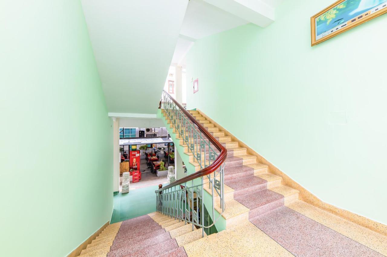 Oyo 381 Tuyet Mai Hotel ニャチャン エクステリア 写真